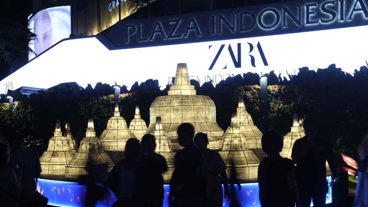 Sambut Waisak 2570 BE, Instalasi Ornamen Lampu Hias Sita Perhatian Warga Jakarta