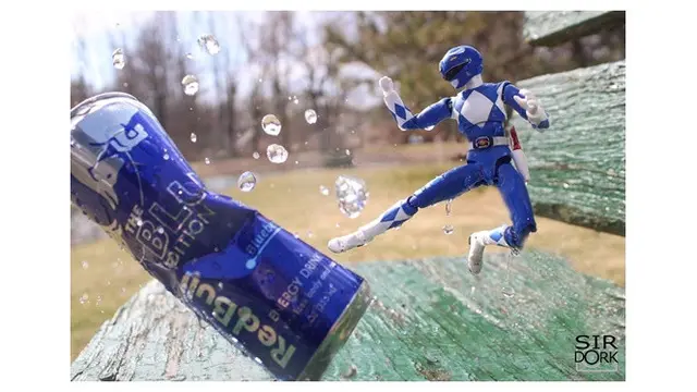 Fotografer Ini Buat Mainan Seolah Hidup, 7 Hasilnya Keren Banget