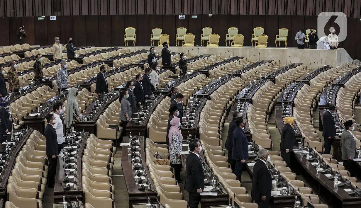 Suasana Rapat Paripurna ke-18 Masa Persidangan IV 2019-2020 di Kompleks Parlemen, Jakarta, Selasa (14/7/2020). DPR mengesahkan RUU tentang Perppu Pilkada menjadi UU. (Liputan6.com/Johan Tallo)