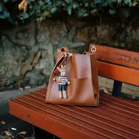 Ilustrasi bag charm. (c) Zeynep M./Pexels.com