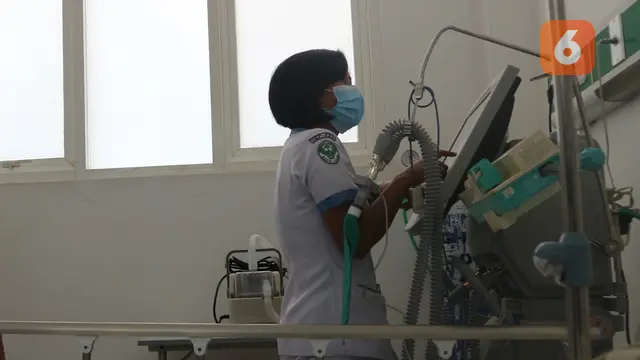 Petugas medis dan alat kesehatan