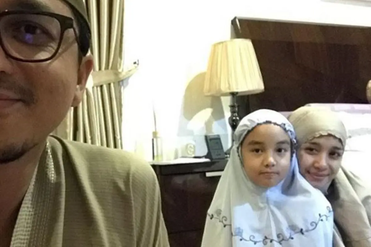 [Bintang] Laudya Cynthia Bella dan Engku Emran