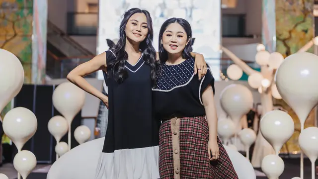 Pilihan Outfit Feminin Bergaya Parisian untuk Perempuan Asia di Momen Festive Akhir Tahun