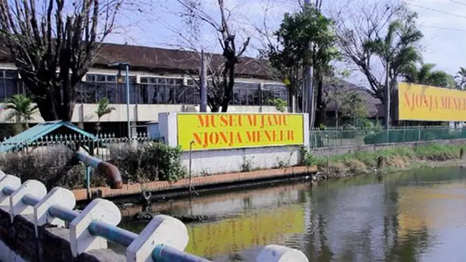 Copyright Vemale.com/Zika Z