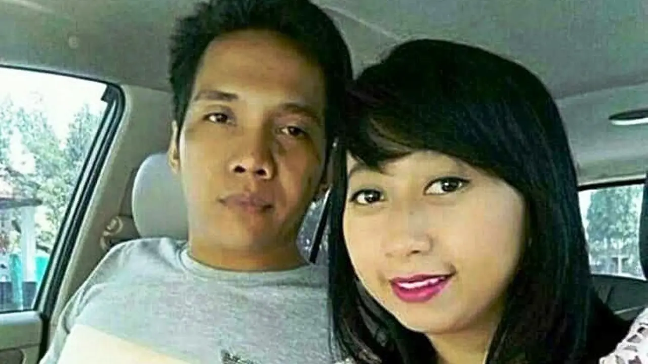 Foto kebersamaan CW dan Asmoro, calon suaminya (Liputan6.com / Nefri Inge)