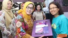 Citizen6, Senayan: Prajurit KRI Karimata-960 mengadakan demo masak dalam event Nova Ladies Fair yang berlangsung di Parkir Timur Pintu Selatan Gelora Bung Karno Senayan, Minggu (11/11). (Pengirim: Dispenkolinlamil)

