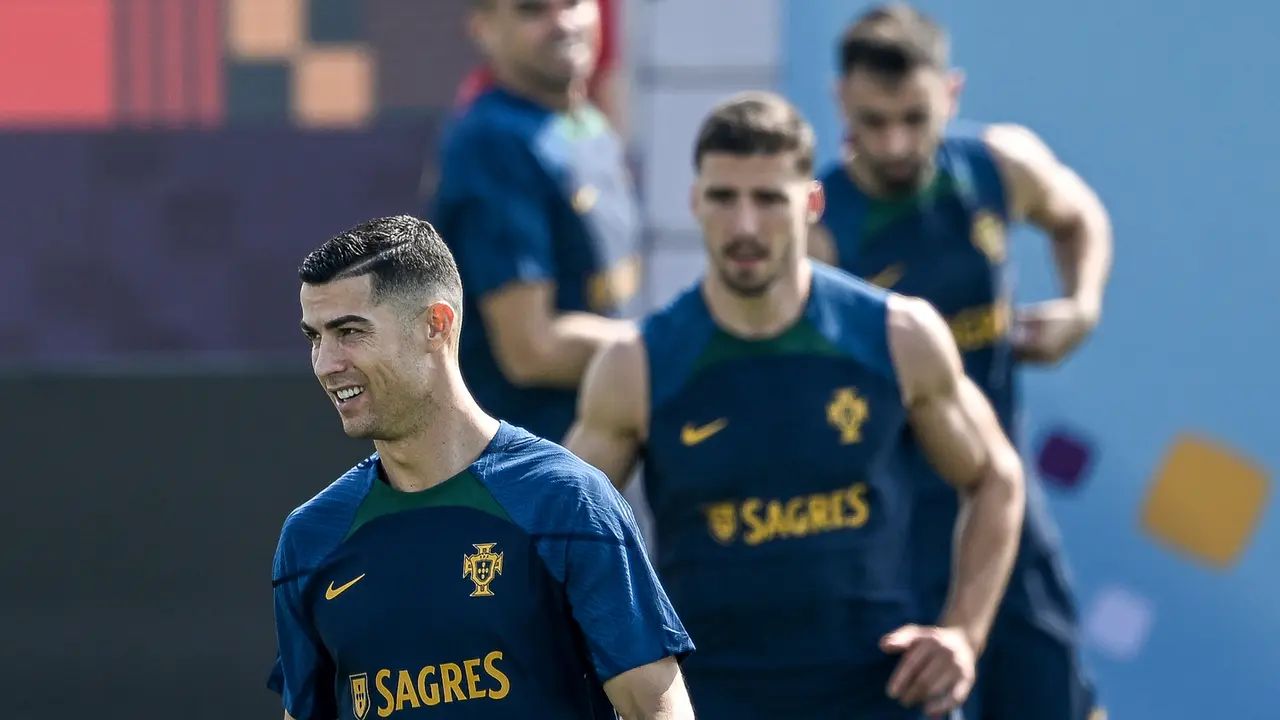 Foto: Intip Sesi Latihan Portugal Jelang Pembukaan Piala Dunia 2022 Qatar, Cristiano Ronaldo Masih Bestie dengan Bruno Fernandes