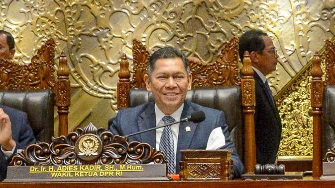 Paripurna DPR Setujui Adies Kadir Jadi Hakim MK dari DPR