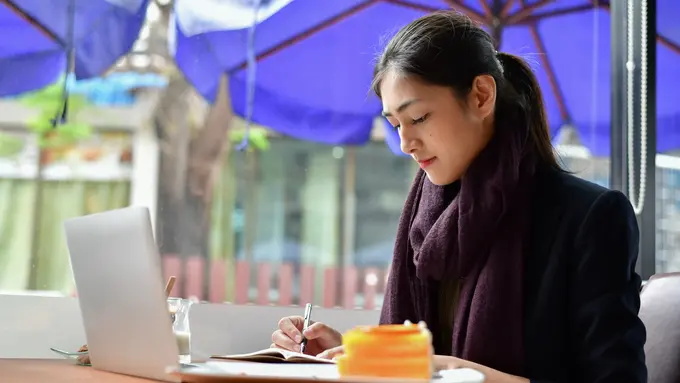 bangkit dengan menulis