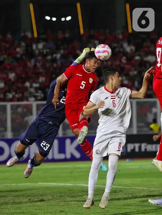 Yaman U-20 perlahan mulai menguasai laga memasuki pertengahan babak pertama. (Liputan6.com/Angga Yuniar)