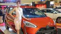 Toyota Sienta kini menyebrang ke Malaysia. UMW Toyota, distributor Toyota di Malaysia memamerkan MPV tersebut di ajang My Auto Fest 2016. 