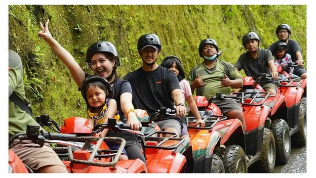 7 Potret Liburan Keluarga Tasya Kamila di Bali, Seru Jajal Offroad ATV