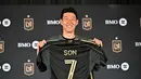 Kepindahan ini menyudahi perjalanan 10 tahun Son Heung-min bersama klub Liga Premier Inggris, Tottenham Hotspur. Bersama Spurs, ia tercatat tampil dalam 454 pertandingan dan mencetak 173 gol untuk Tottenham. (Frederic J. Brown/AFP)