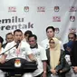 Sekjen PKB Abdul Kadir Karding (tengah) bersama pengurus DPP PKB memberi keterangan pers usai penyerahan berkas bakal caleg 2019 di Gedung KPU, Jakarta, Selasa (17/7). (Merdeka.com/Iqbal S Nugroho)