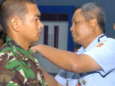 Citizen6, Jakarta: Sebelum diberangkatkan ke daerah penugasan, diberi pembekalan yang berkaitan dengan pelaksanaan tugas di daerah operasi. Latihan ini akan ditutup pada 30 Mei 2012, diikuti oleh 20 orang peserta. (Pengirim: Badarudin Bakri)
