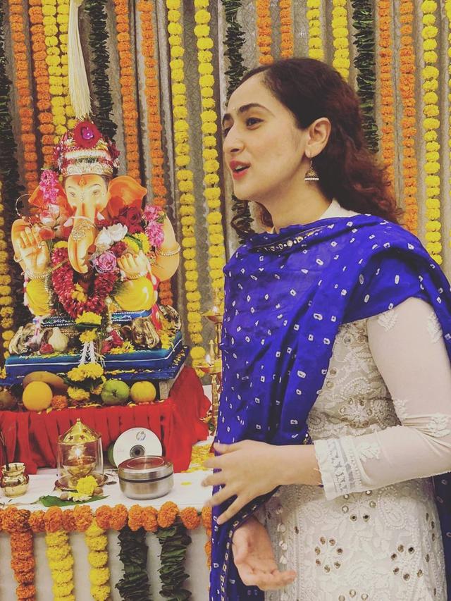 6 Potret Ruchikaa Kapoor, Wanita yang Dikabarkan Kekasih Shaheer Sheikh