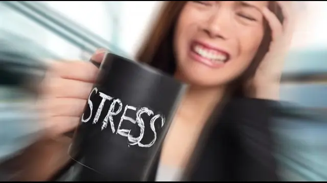Penelitian yang dilakukan oleh American Psychological Association pada 2014 menunjukkan 64 persen orang dewasa merasa stres karena uang. Sedangkan menurut Urban Institute, satu dari tiga orang Amerika setidaknya memiliki satu cicilan utang. 