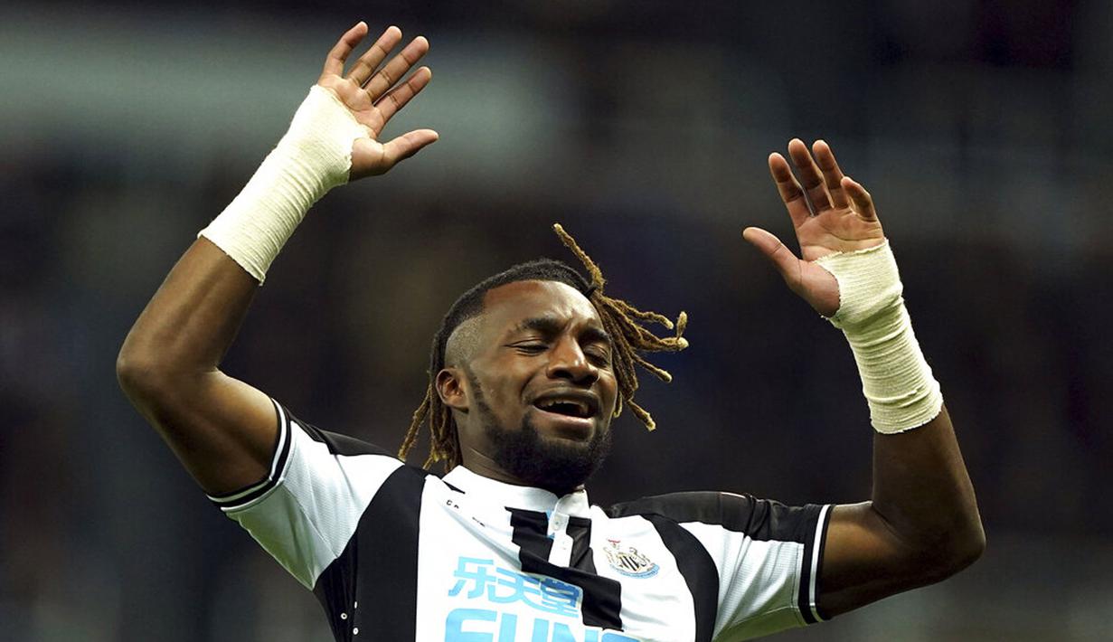 Allan Saint-Maximin. Sayap kiri Prancis berusia 25 tahun yang sejak awal musim 2019/2020 menjadi milik Newcastle United usai didatangkan dari OGC Nice ini kini memiliki nilai pasar 40 juta euro atau setara Rp585 miliar. Ia masih menunggu debut bersama Timnas Prancis, dan hingga kini telah mengoleksi 7 caps bersama Timnas Prancis U-21. (PA via AP/Owen Humphreys)