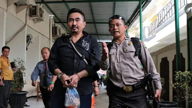 [Bintang] Gatot Brajamusti