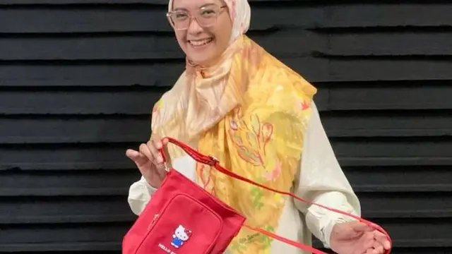 Potret Adhitya Putri yang mencuri perhatian. (credit:instagram.com/adhityaputri)