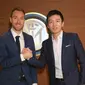 Christian Eriksen dan Direktur Inter Milan Steven Zhang. (Dok Inter Milan)
