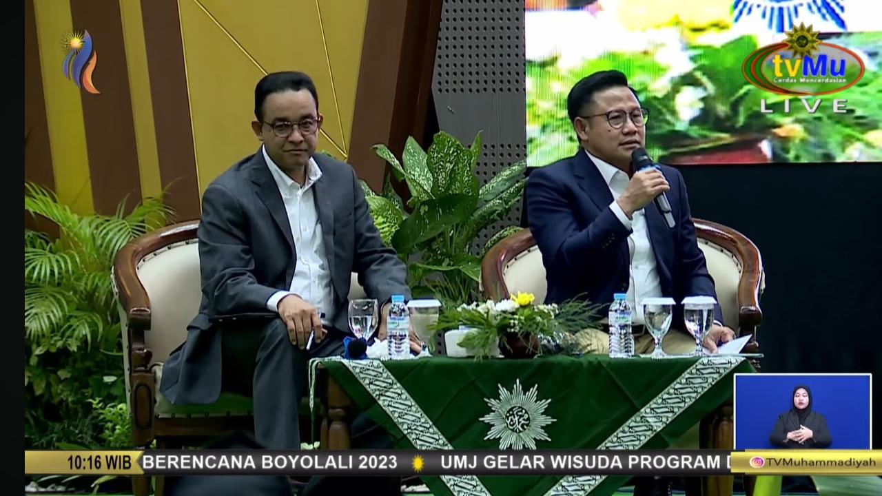 Calon presiden dan calon wakil presiden, Anies Baswedan-Muhaimin Iskandar, dalam uji publik 'Dialog terbuka Muhammadiyah Bersama Calon Presiden dan Calon Wakil Presiden RI' di Universitas Muhammadiyah Surakarta, Jawa Tengah, Selasa (22/11/2023).