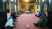 Pertemuan perwakilan masing-masing desa yang bertikai saat pacu sampan di Kabupaten Indragiri Hulu. (Liputan6.com/M Syukur)