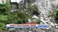 Seorang wanita di Benowo, Surabaya, tewas tertimpa tembok rumah usaha burung walet saat melintas menggunakan sepeda motor.