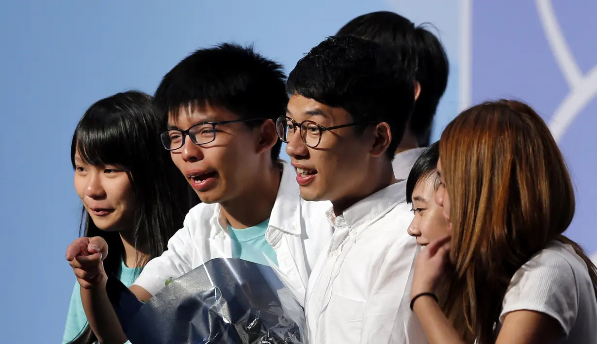 Nathan Law, salah-seorang pemimpin muda yang terlibat unjuk rasa massal pro demokrasi pada 2014 memenangkan satu kursi mewakili konstituen pemilihnya,Hongkong, Senin (5/9).  (REUTERS / Tyrone Siu)