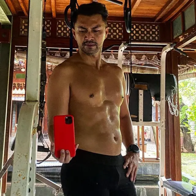 Aktor Tubuh Kekar