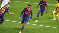 10. Philippe Coutinho - Pemain asal Brasil ini menjadi rekrutan termahal klub Liga Spanyol sepanjang sejarah. Barcelona mendatangkan Coutinho dari Liverpool pada musim 2017/2018 dengan harga fantastis yaitu mencapai 145 juta euro. (AP/Joan Monfort)