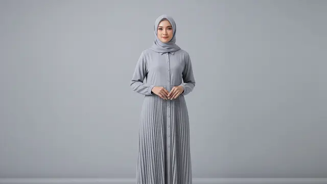 Gamis Plisket dengan Aplikasi Kancing Depan