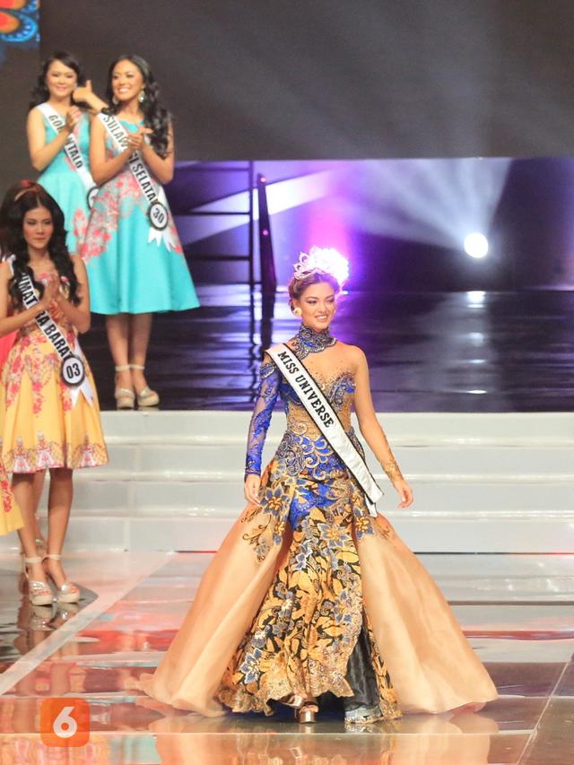 [Bintang] Miss Universe 2017 di Malam Puncak Puteri Indonesia 2018