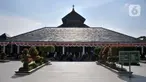 Suasana Masjid Agung Demak di Bintoro, Demak, Jawa Tengah, pada akhir Maret lalu. Masjid Agung Demak merupakan masjid kuno yang dibangun oleh Raden Patah dari Kerajaan Demak dibantu para Walisongo pada abad ke-15 Masehi. (merdeka.com/Iqbal S. Nugroho)