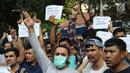 Pengungsi dari negara-negara berkonflik melakukan unjuk rasa di depan Kantor UNHCR, Jalan Kebon Sirih, Jakarta, Selasa (30/7/2019). Pengungsi yang rata-rata belum berkeluarga telah tinggal di Indonesia selama 7-10 tahun tanpa kejelasan dari pihak UNHCR. (Liputan6.com/Helmi Fithriansyah)