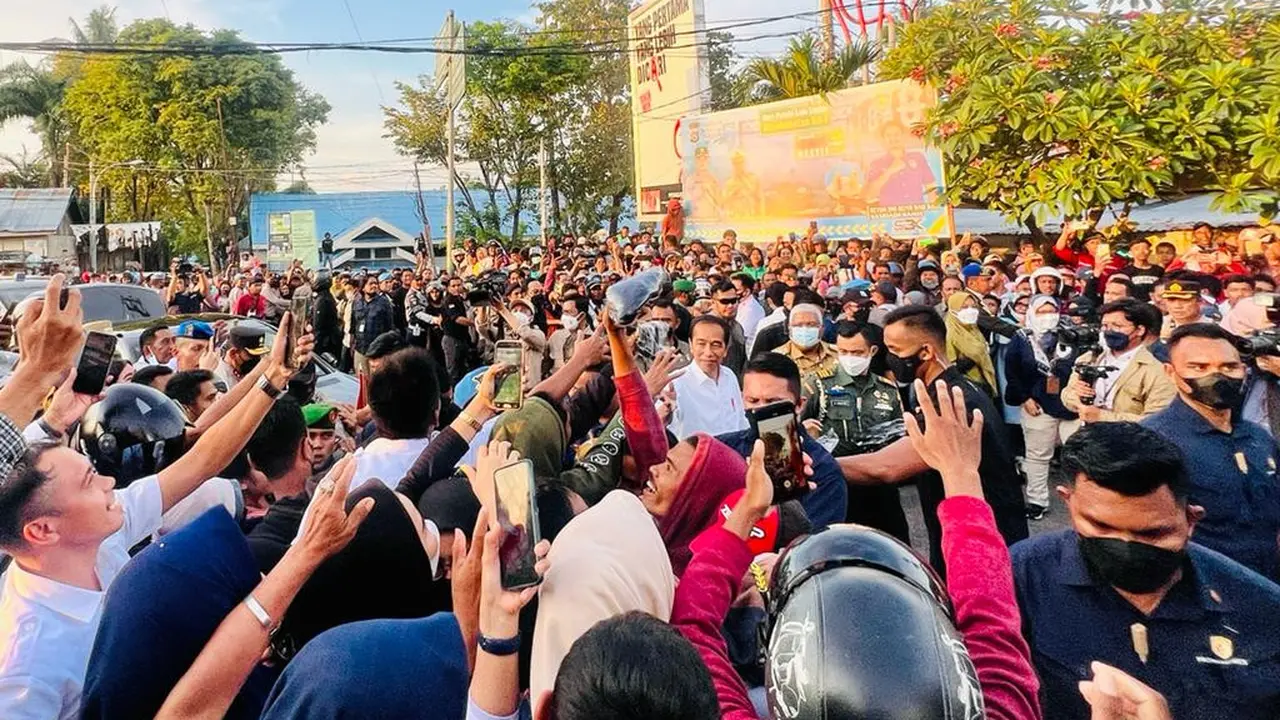 Presiden Joko Widodo atau Jokowi akan melakukan sejumlah agenda kerja di tiga kota, yaitu Kota Baubau, Kota Buton, dan Kabupaten Buton Selatan dalam kunjungan kerjanya di Provinsi Sulawesi Tenggara, Selasa (27/9/2022).