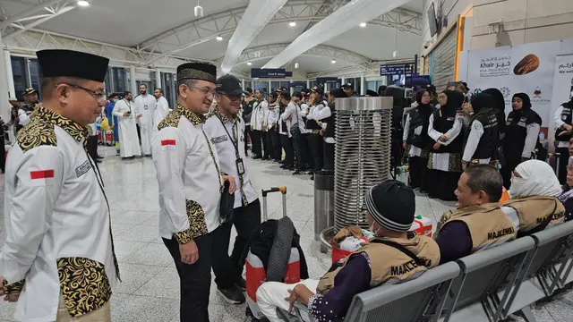 Jemaah haji  kloter KJT-30 diterbangkan dari Bandara Amir Muhammad bin Abdul Aziz (AMMA) Madinah, Arab Saudi menuju Bandara Kertajati di Jawa Barat, Indonesia, Senin, 22 Juli 2024.
