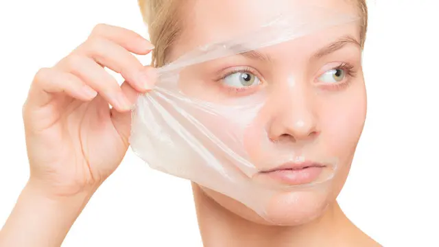 Kiat Melakukan Peeling di Rumah