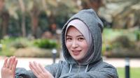 Potret Gaya Hijab Ayana Moon. (Sumber: Instagram/xolovelyayana)