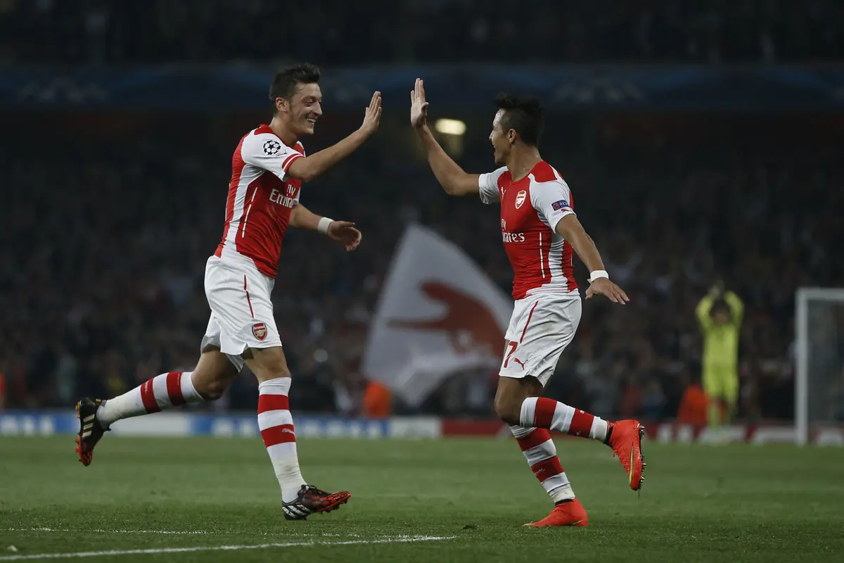 Mesut Ozil dan Alexis Sanchez