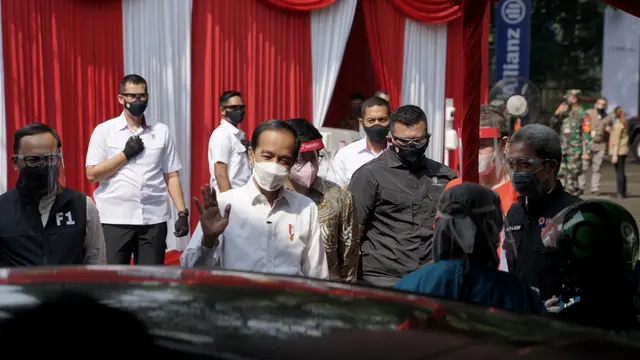 Pos Pelayanan Vaksinasi Drive Thru Lansia Gratis Dukung Sukseskan Program Pemerintah