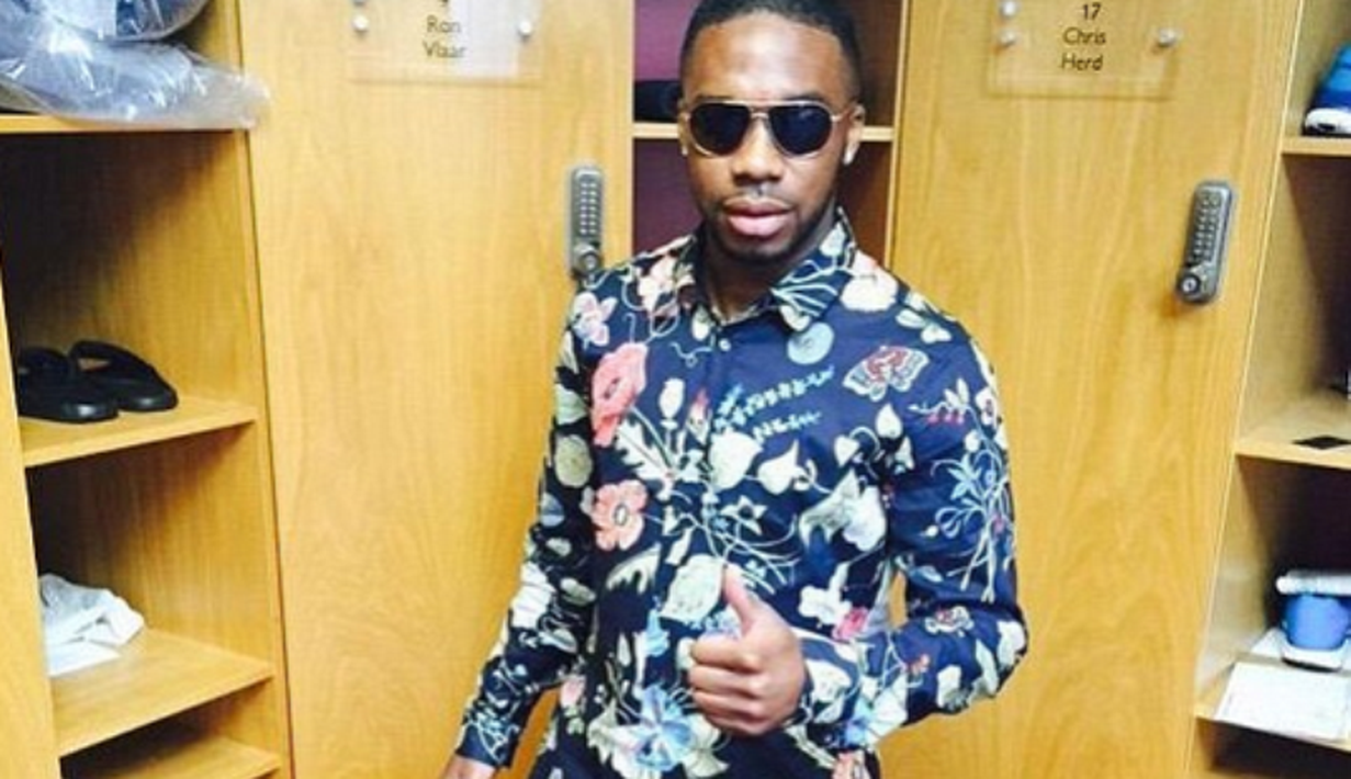 Penyerang Aston Villa, Charles N'Zogbia, memilki selera berpakaian yang tentunya bakal mengundang gelak tawa bagi siapapun yang melihat.