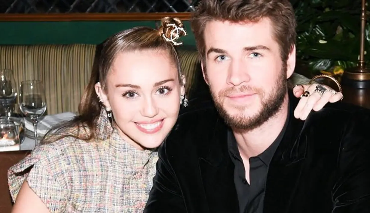 Keduanya selalu tampil romantis dan kompak di berbagai acara. Baik Miley mapupun Liam sering membagikan momen kemesraan di Instagram masing-masing.  (Liputan6.com/Instagram/@mileycyrus)