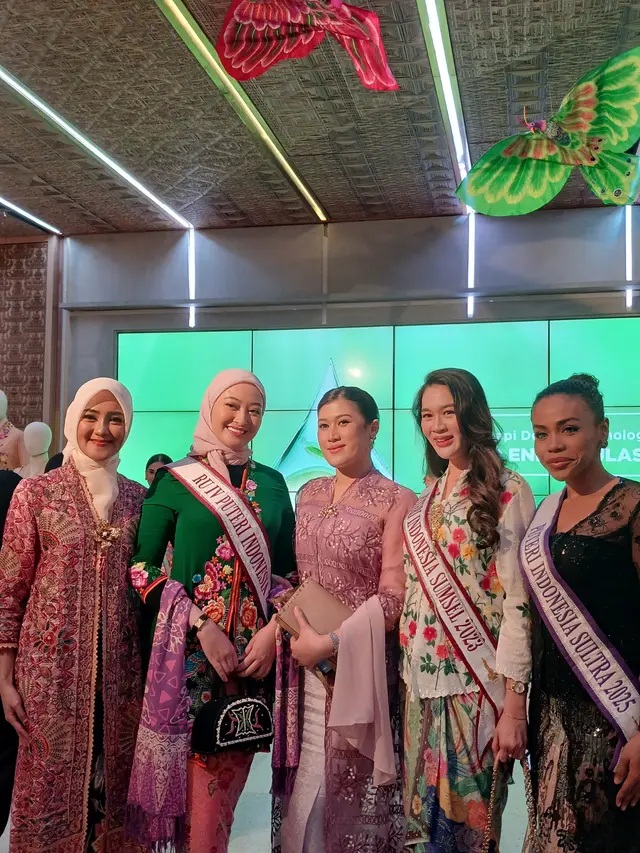 Acara Merayakan Kebaya, Merayakan Pesona Perempuan Indonesia yang diselenggarakan Mustika Ratu bersama Sarinah dalam rangka Hari Kebaya Nasional 2026 di Sarinah Thamrin, Jakarta, Jumat (24/7/2026). (Liputan6.com/Nurri Indah)