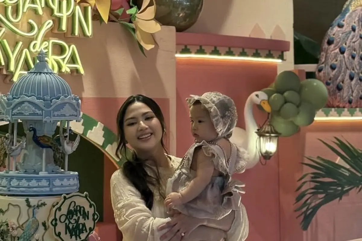 Gaya Jessica Mila Rayakan Ulang Tahun Pertama Putrinya