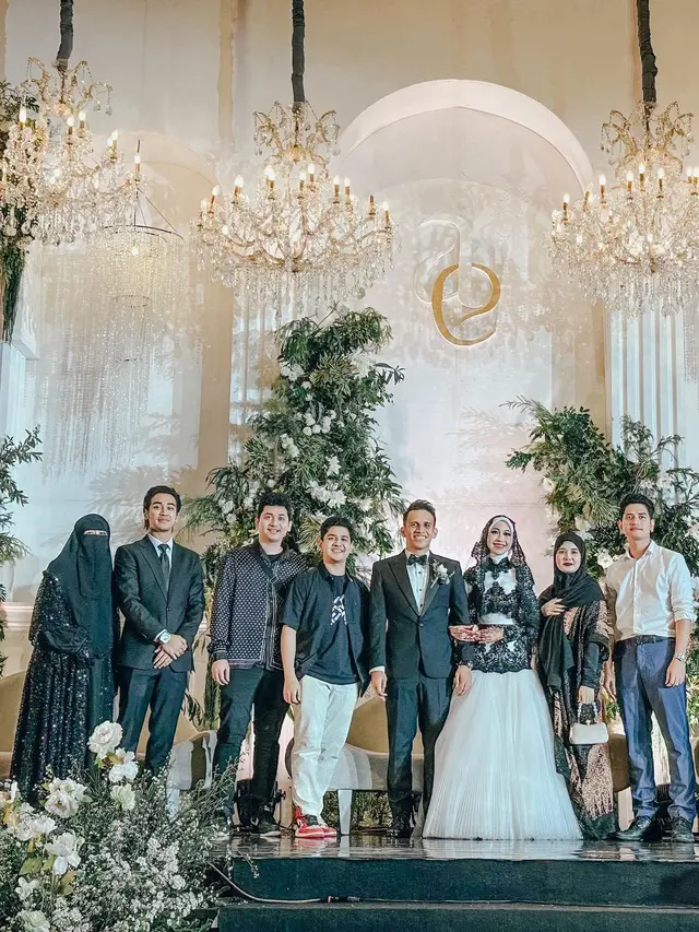 Abidzar Al-Ghifari di momen pernikahan Adiba Khanza