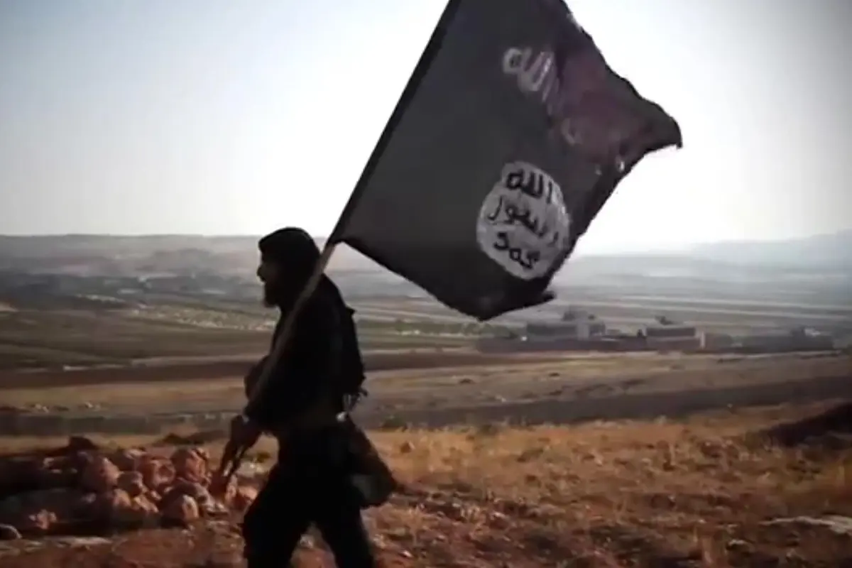 Sadis! ISIS Potong Tubuh 9 Pemuda Pakai Gergaji