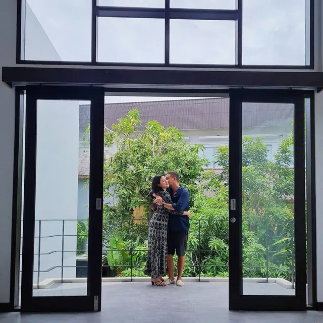 7 Potret Rumah Baru Raisa dan Hamish Daud di Bali