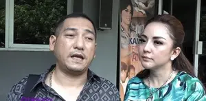 Regina Andriane Saputri baru saja melaporkan saudara kandung suaminya, Krisna Murti ke Polda Metro Jaya. Sang suami pun menemani Regina dan merasa bahwa tindakan adik dan kakaknya harus ditindaklanjuti.