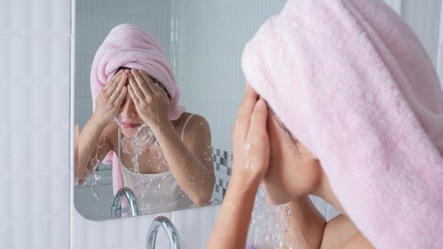 Washing Face
